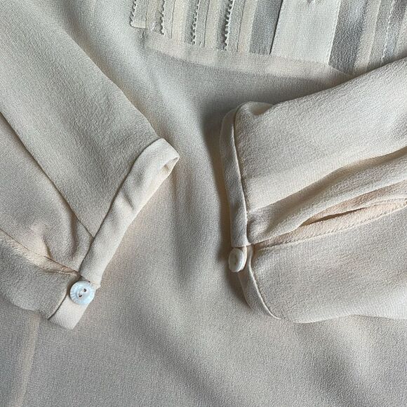 J.Crew Silk Blouse Long Sleeve Tuxedo Pleated Front 1/2 Button Sz S Ivory  NWOT - Picture 5 of 9